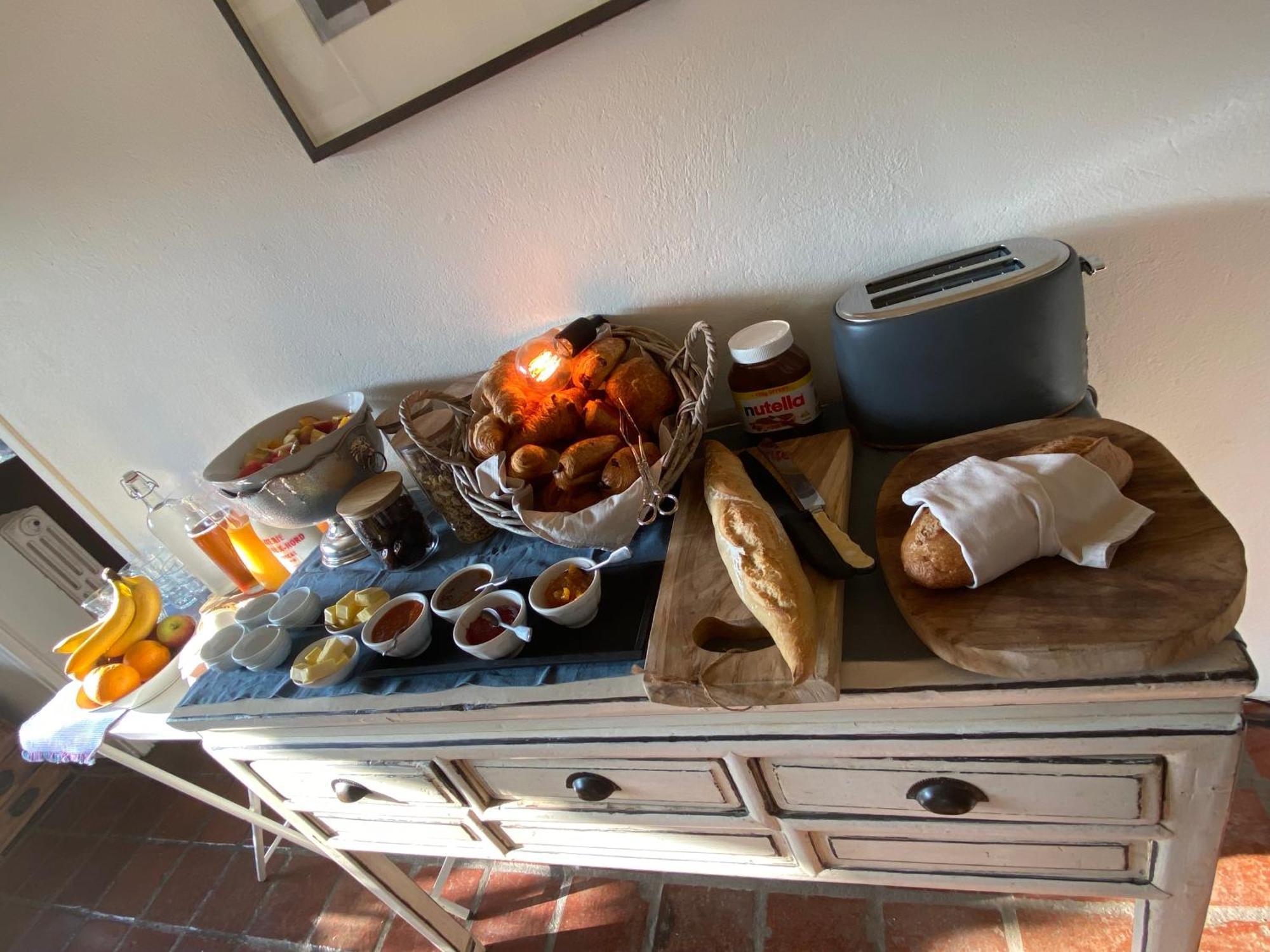Domaine Du Tafiart Bed and Breakfast Sarron Εξωτερικό φωτογραφία