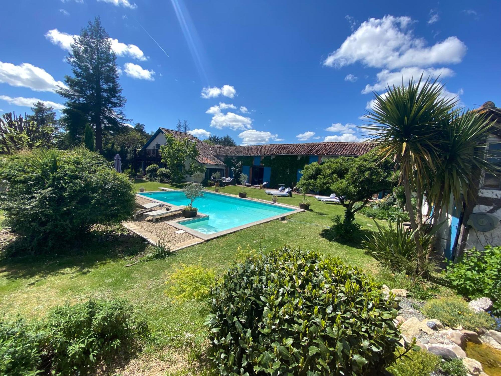 Domaine Du Tafiart Bed and Breakfast Sarron Εξωτερικό φωτογραφία